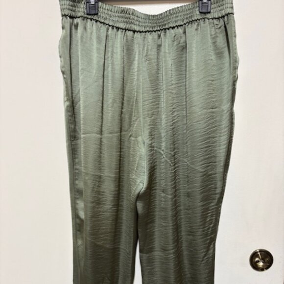 NEW Women's Simply Vera Vera Wang Olive Shiny Pull On Pants. Elastic Leg Cuff. L - Picture 4 of 6